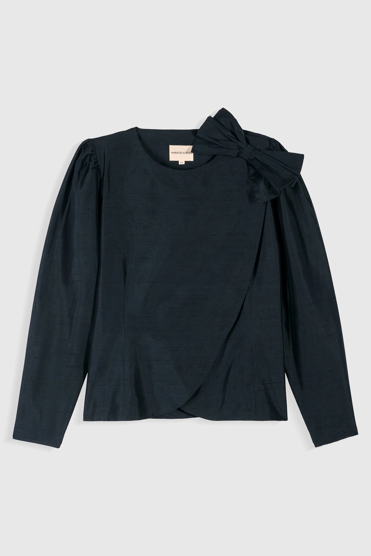 Belinda's Breezy Chic: Effortless Blouse for Everyday Elegance!